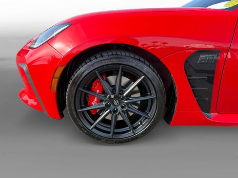 Used 2024 Toyota GR86 Premium w/ Performance Package image 9