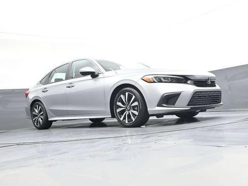 Used 2024 Honda Civic EX image 30