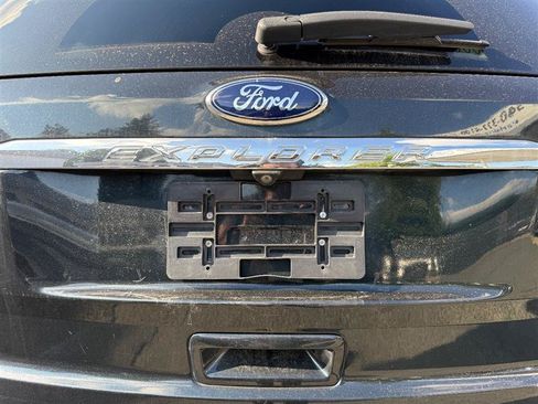 Used 2014 Ford Explorer XLT w/ Equipment Group 202A AWD/4WD image 23