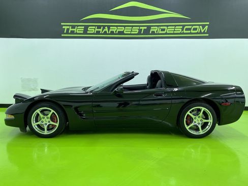 Used 2004 Chevrolet Corvette Coupe w/ Roof Package RWD image 6