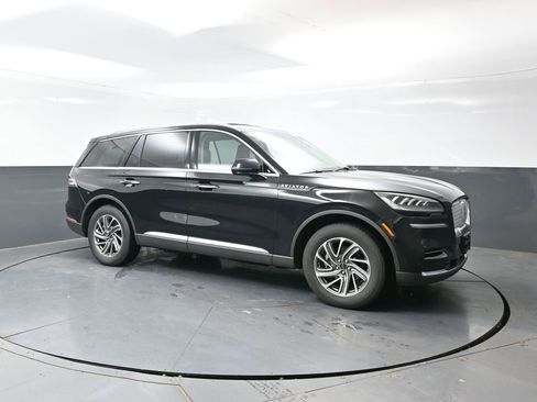 Used 2023 Lincoln Aviator AWD image 4