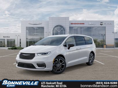 New 2026 Chrysler Pacifica Select