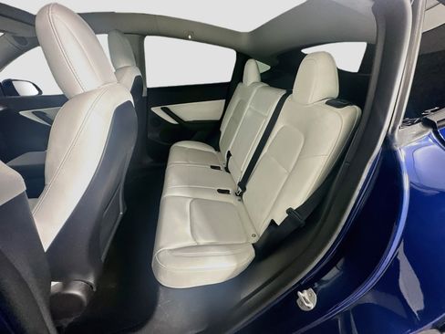 Used 2021 Tesla Model Y Long Range AWD/4WD image 28