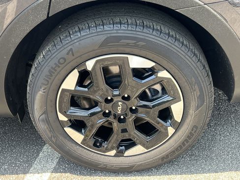 Used 2025 Kia Sorento S FWD image 19