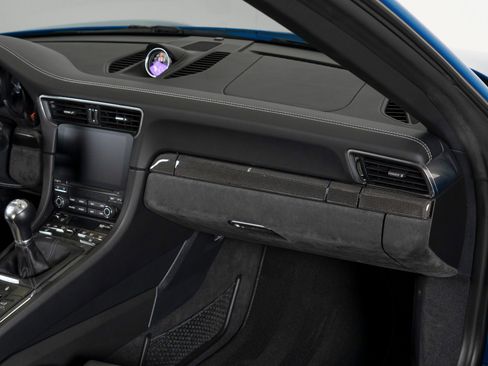 Used 2018 Porsche 911 Targa 4 GTS image 33