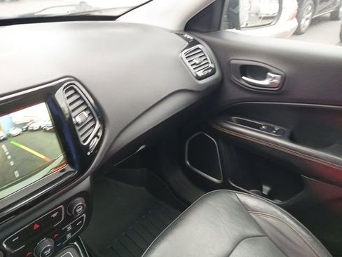 Used 2017 Jeep Compass Limited w/ Navigation Group image 18