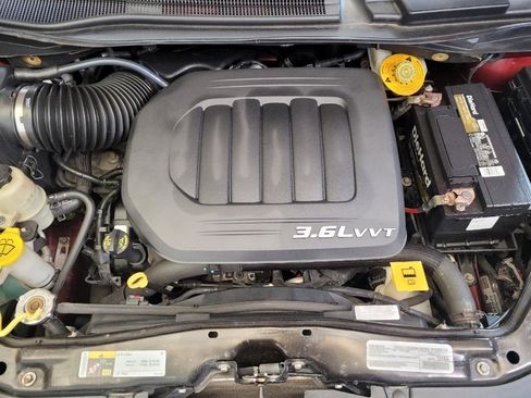 Used 2018 Dodge Grand Caravan SXT FWD image 30