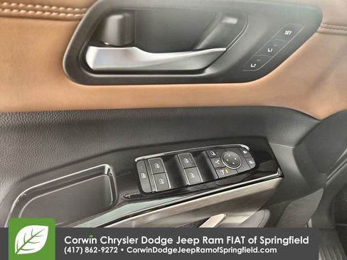 Used 2023 Nissan Pathfinder Platinum w/ Cargo Package image 21