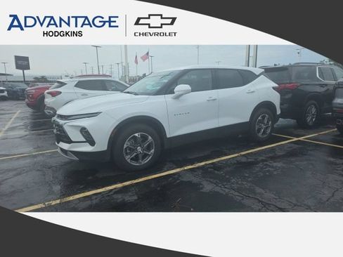 Certified 2025 Chevrolet Blazer LT FWD image 1