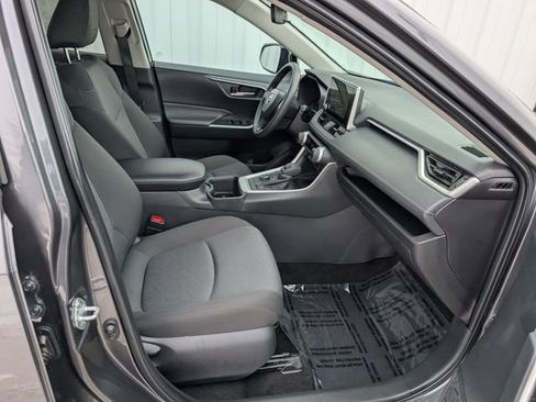Used 2025 Toyota RAV4 XLE image 30