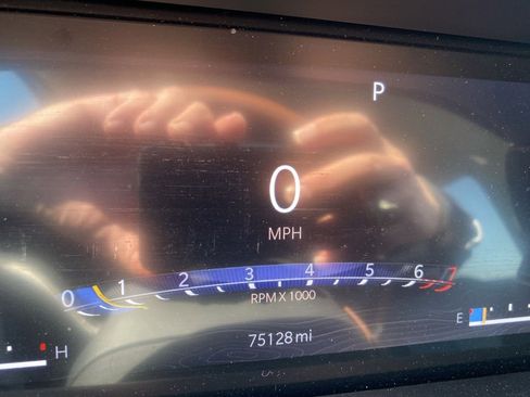 Used 2023 Jeep Grand Cherokee L Limited AWD/4WD image 4