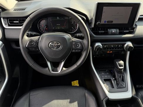 Used 2023 Toyota RAV4 XLE Premium image 12