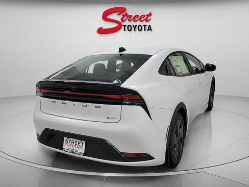 New 2026 Toyota Prius LE image 4