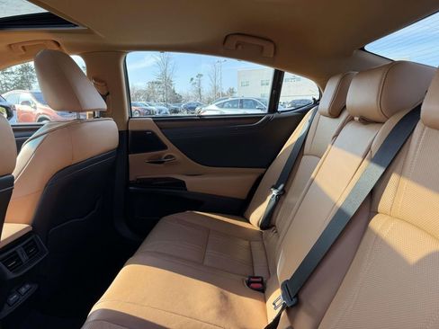 Used 2024 Lexus ES 300h Ultra Luxury image 18