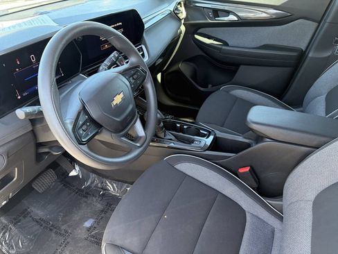 Used 2025 Chevrolet TrailBlazer LT FWD image 28