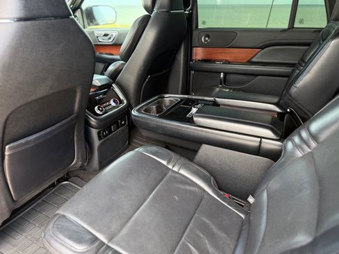 Used 2020 Lincoln Navigator L Reserve RWD image 19