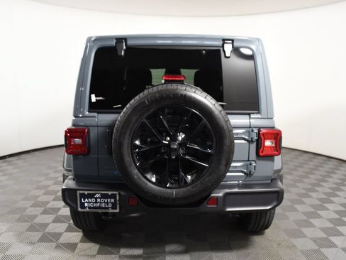 Used 2025 Jeep Wrangler Unlimited Sahara AWD/4WD image 5