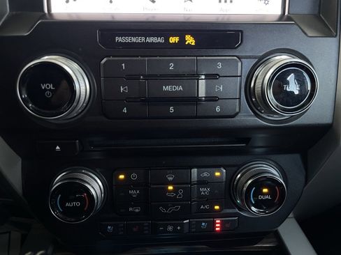 Used 2018 Ford F150 Lariat w/ Equipment Group 502A Luxury image 43