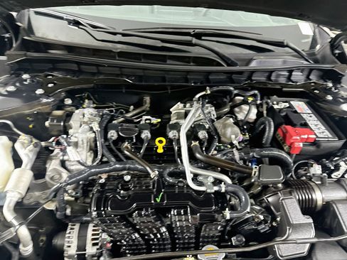 Used 2025 Nissan Altima 2.5 SV FWD image 31