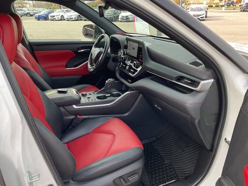 Used 2023 Toyota Highlander XSE image 46