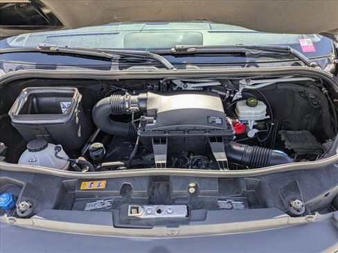 Used 2019 Mercedes-Benz Sprinter 2500 image 21
