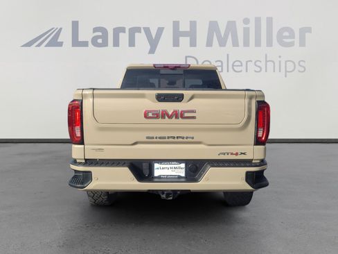 Used 2022 GMC Sierra 1500 AT4X image 4