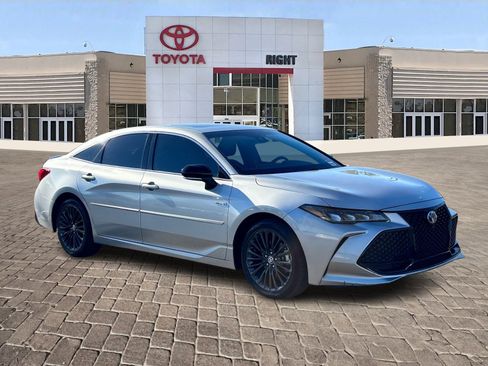 Used 2021 Toyota Avalon XSE image 10