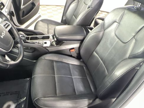 Used 2022 Kia Telluride EX w/ EX Premium Package image 21