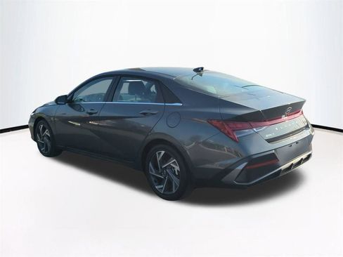 New 2026 Hyundai Elantra Limited FWD image 7