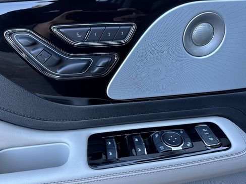 New 2026 Lincoln Aviator Reserve AWD/4WD image 9