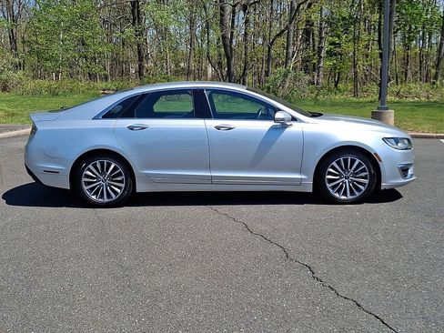 Used 2019 Lincoln MKZ Premiere FWD image 10