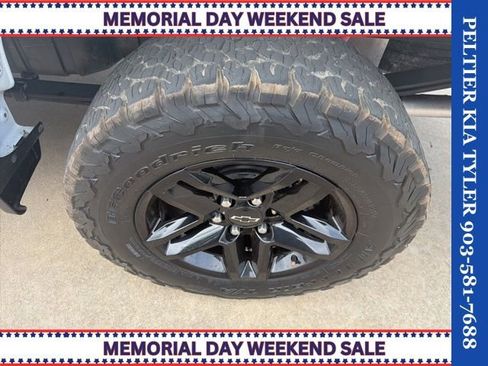 Used 2020 Chevrolet Silverado 1500 LT Trail Boss AWD/4WD image 7
