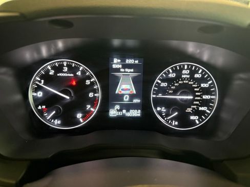 Used 2024 Subaru Crosstrek 2.0i Premium image 11