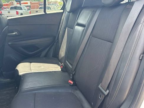 Used 2020 Chevrolet Trax LT w/ LT Convenience Package AWD/4WD image 14