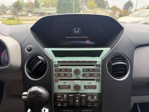 Used 2011 Honda Pilot Touring image 18