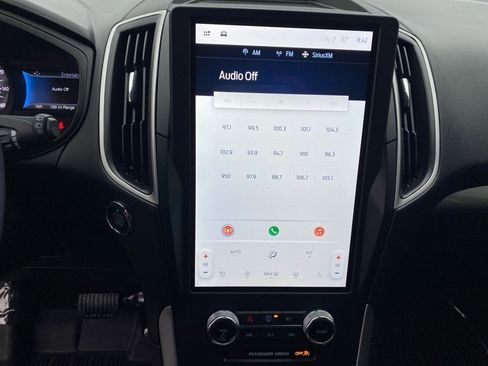 Used 2024 Ford Edge SEL w/ Convenience Package image 11