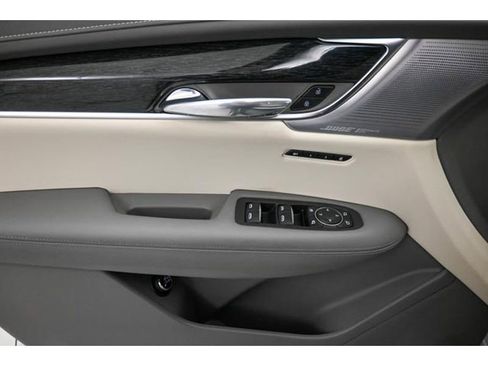 Used 2022 Cadillac XT6 Premium Luxury w/ Technology Package image 8