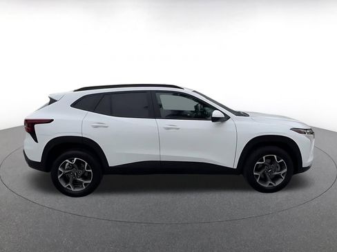 Used 2025 Chevrolet Trax LT image 16