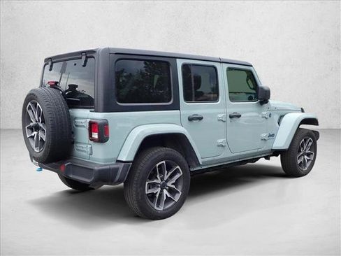 Used 2024 Jeep Wrangler Unlimited w/ Technology Group AWD/4WD image 8