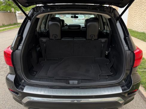 Used 2018 Nissan Pathfinder Platinum AWD/4WD image 14