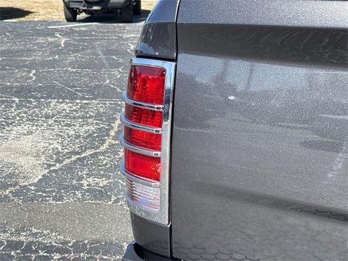 Used 2015 RAM 1500 Express image 18