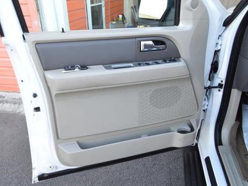 Used 2010 Ford Expedition XLT AWD/4WD image 32