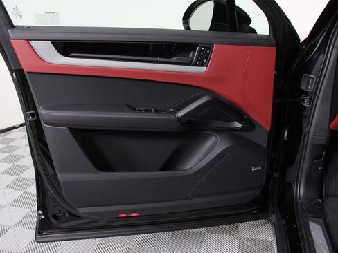 New 2026 Porsche Cayenne E-Hybrid image 21