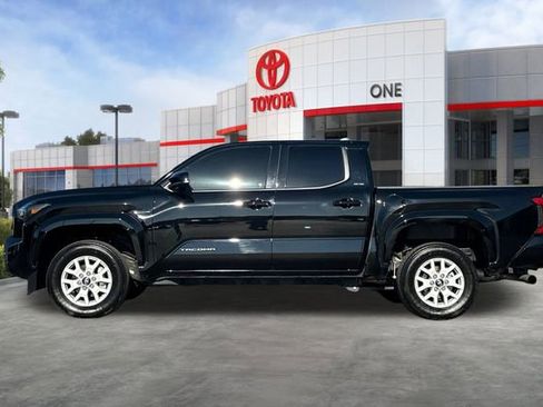 Used 2025 Toyota Tacoma SR5 image 8