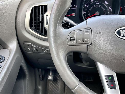 Used 2011 Kia Sportage EX w/ Premium Pkg w/Leather Seats FWD image 18
