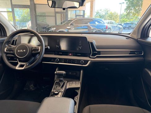 Used 2025 Kia Sportage LX image 27