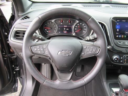 Used 2022 Chevrolet Equinox RS w/ RS Leather Package image 17