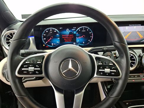 Used 2021 Mercedes-Benz A 220 4MATIC image 8