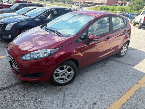 Used 2014 Ford Fiesta SE FWD image 1