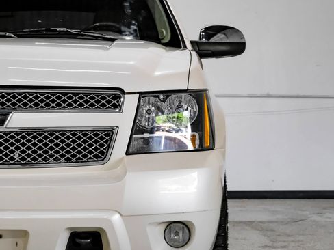 Used 2012 Chevrolet Avalanche LTZ image 61